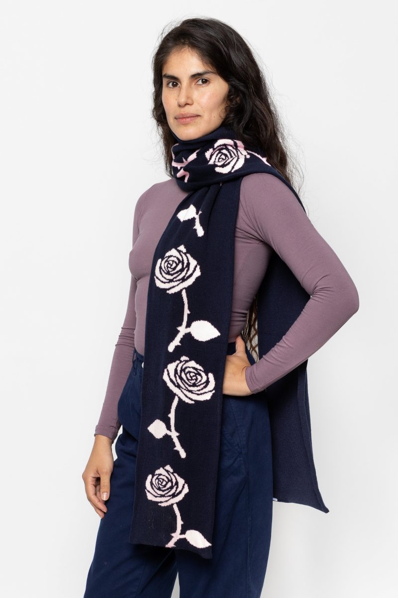 JQSCARF05 Navy Pink3