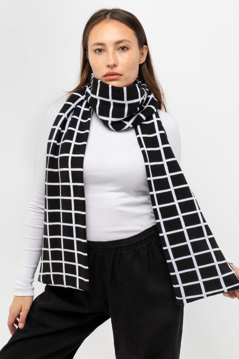 JQSCARF06 Black White3