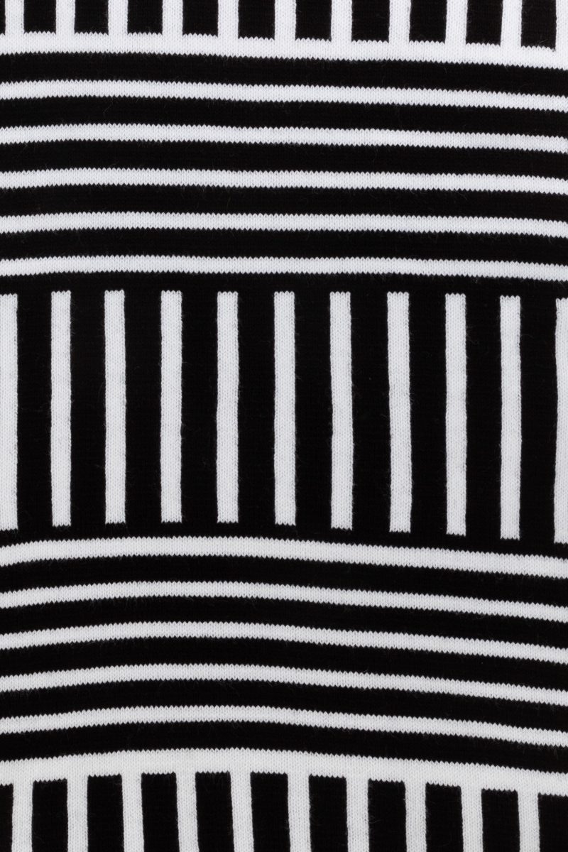 JQSCARF51 BlackWhite2