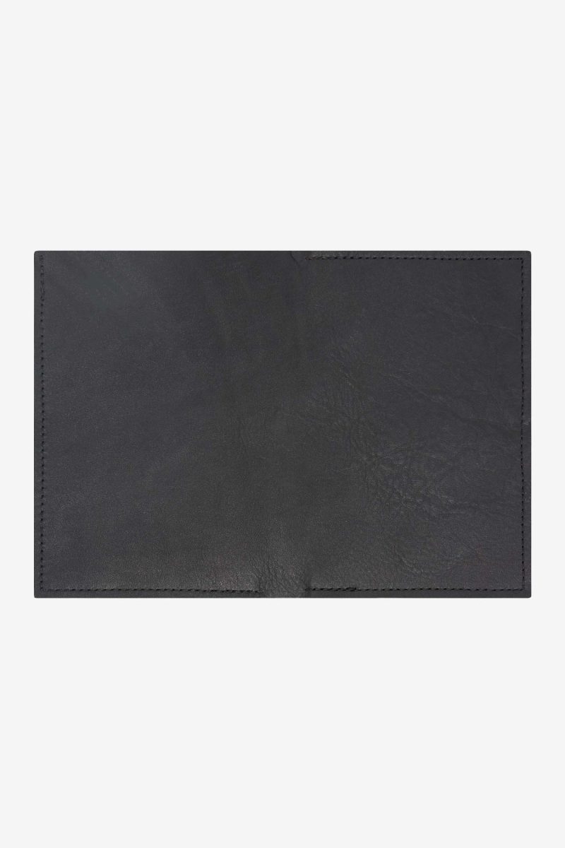 RLH3470 MATTE BLACK LEATHER PASSPORT WALLET 2