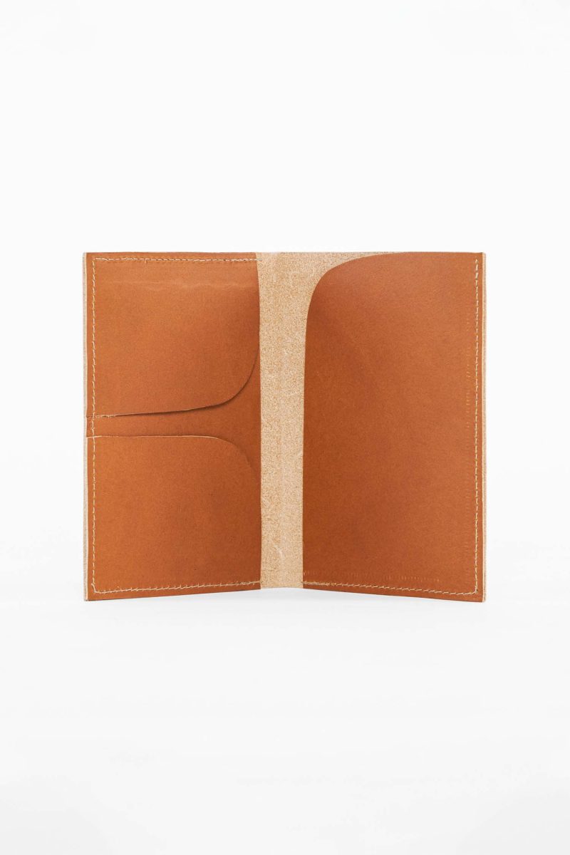 RLH3470 WHISKEY LEATHER PASSPORT WALLET 3